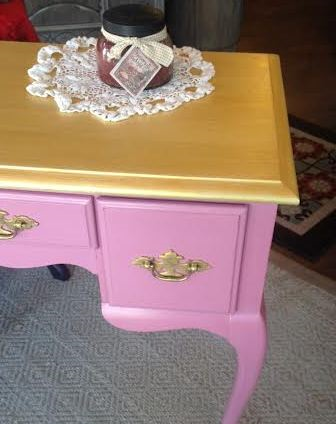 pink table